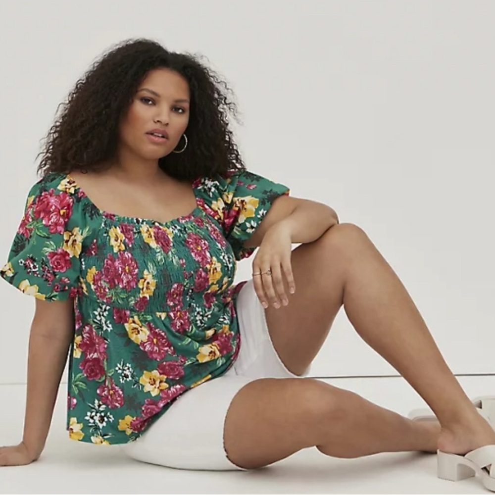 Torrid Babydoll Slub And Poplin Smocked Bodice Puff Sleeve Top